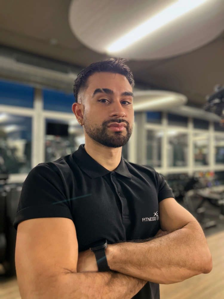 Nestor D. Molina - Trainer im Fitness Island